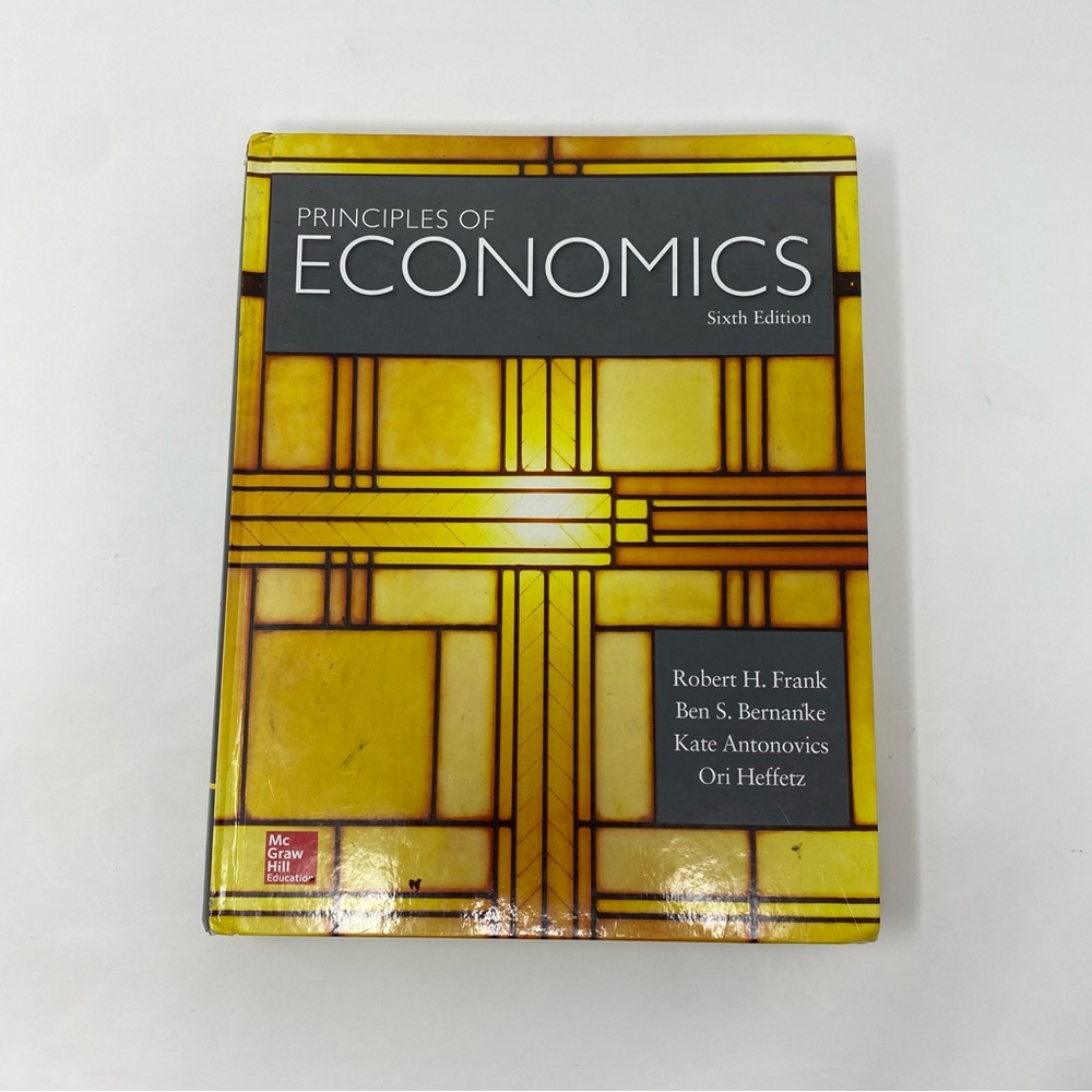 Principles of Macroeconomics Sixth Edition - Paperback by Robert Frank